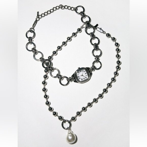 ZARA PACK OF 2 CLOCK AND FAUX PEARL NECKLACES - Picture 5 of 5